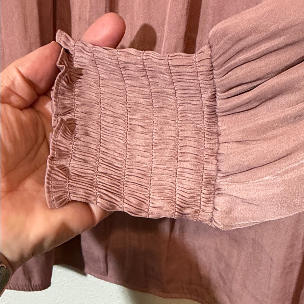 Knox Rose Dusty Pink V-Neck Blouse, silky polyester, size L - Picture 7 of 10